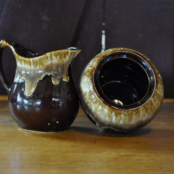 Robinson Ransbottom Pottery creamer with sugar